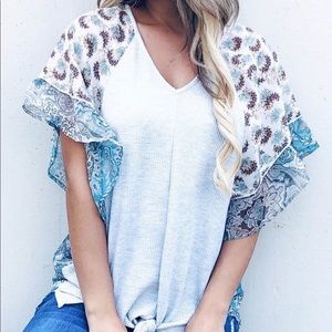 Flowy arm T-shirt with tie knot